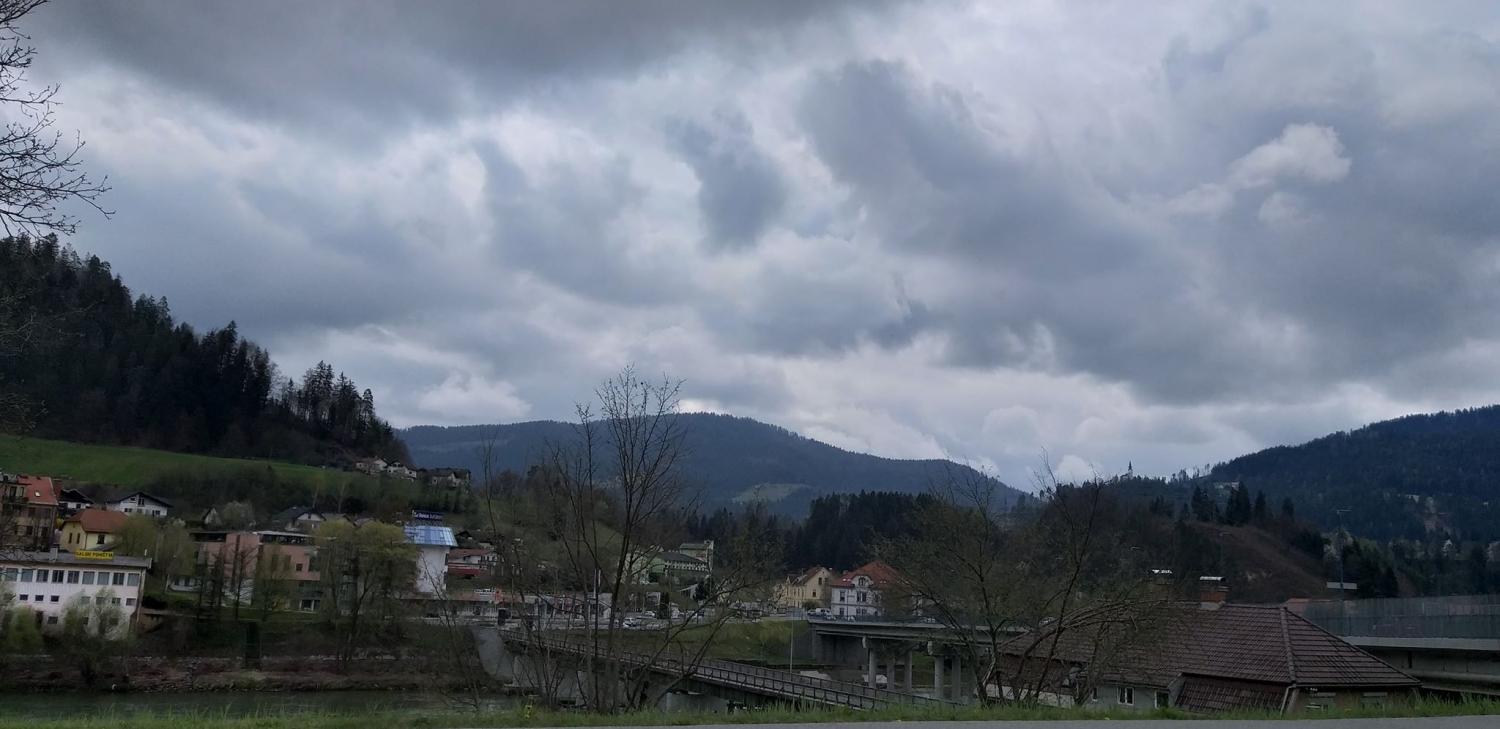 Zaradi okužb med zaposlenimi omejitve pri delu nekaterih ustanov na Koroškem