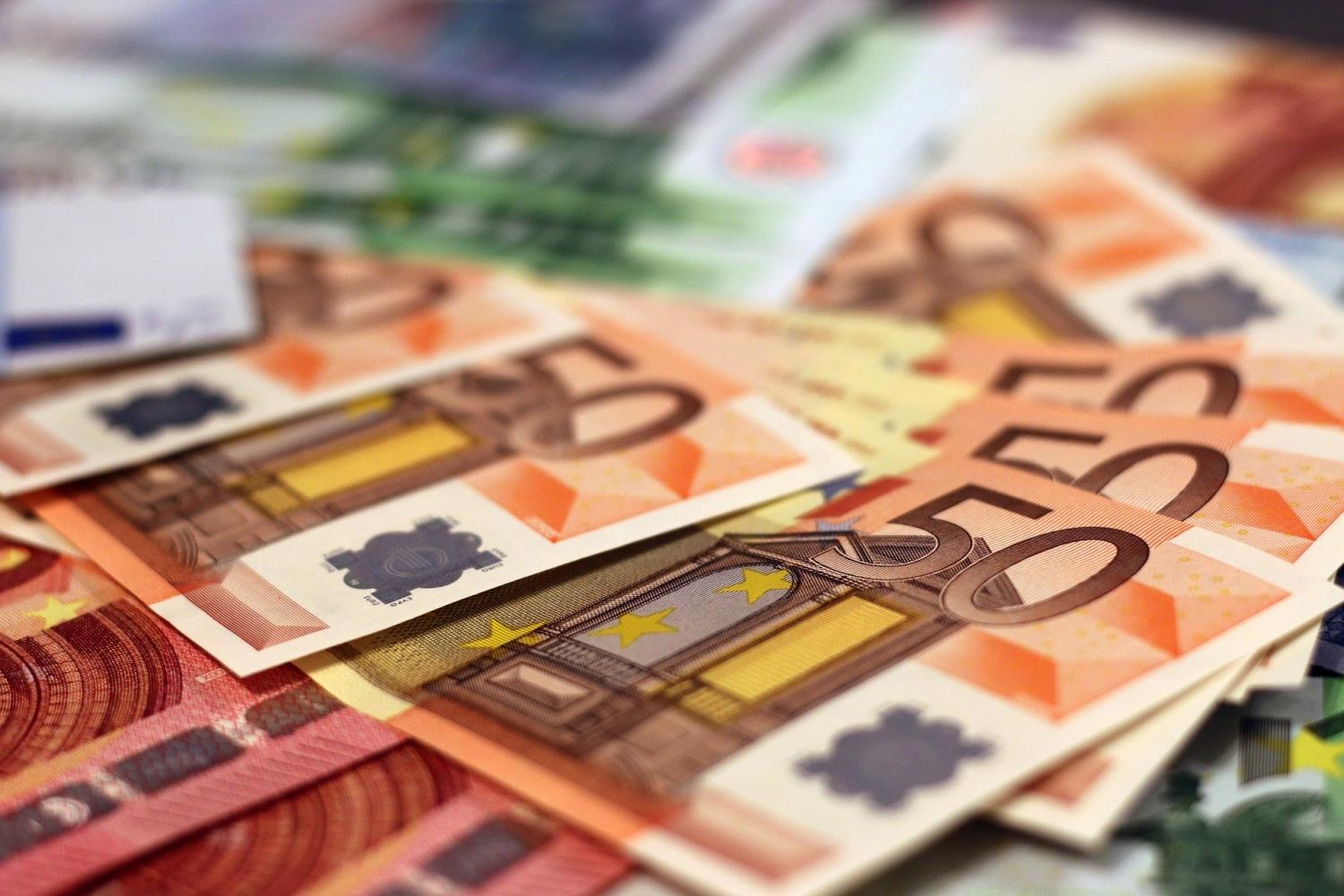 money-1005477_1920