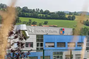 Siju bo strateškega partnerja pomagala iskati svetovalna družba Houlihan Lokey