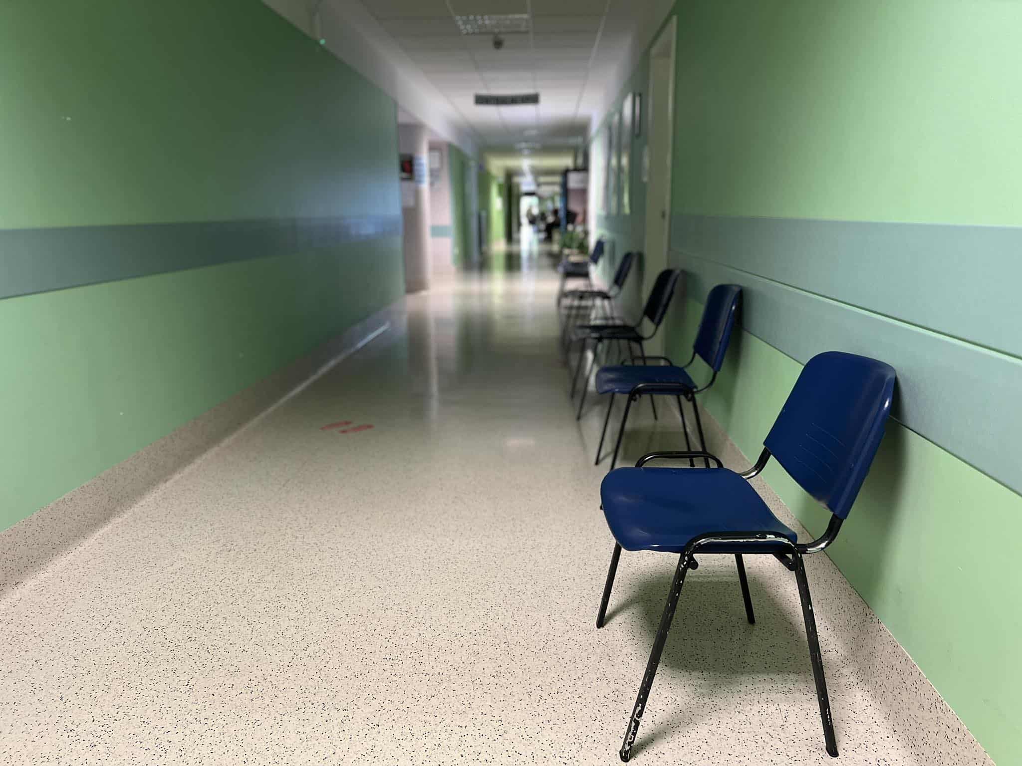 bolnica čakalnica stol vrsta, knmedia