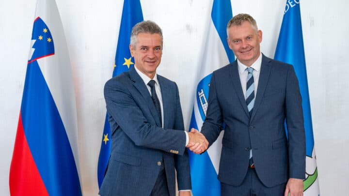 Predsednik vlade Republike Slovenije, dr. Robert Golob in župan Mestne občine Slovenj Gradec, Tilen Klugler