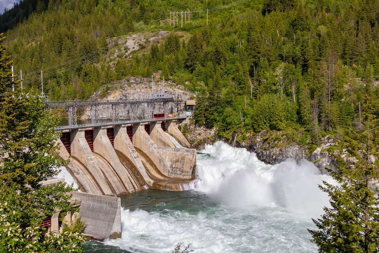 hidroelektrarna jez voda elektrika energija Pixabay