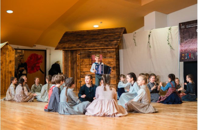 srečanje folklornih skupin