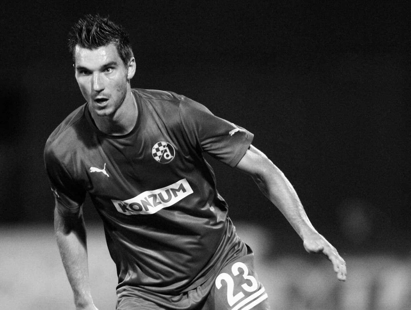 Hrvaska, Zagreb.
V prometni nesreci, ki se je zgodila na Turanjski obvoznici v Karlovcu, je umrl nekdanji hrvaski reprezentant Nikola Pokrivac.
Foto: Facebook profil GNK Dinamo Zagreb