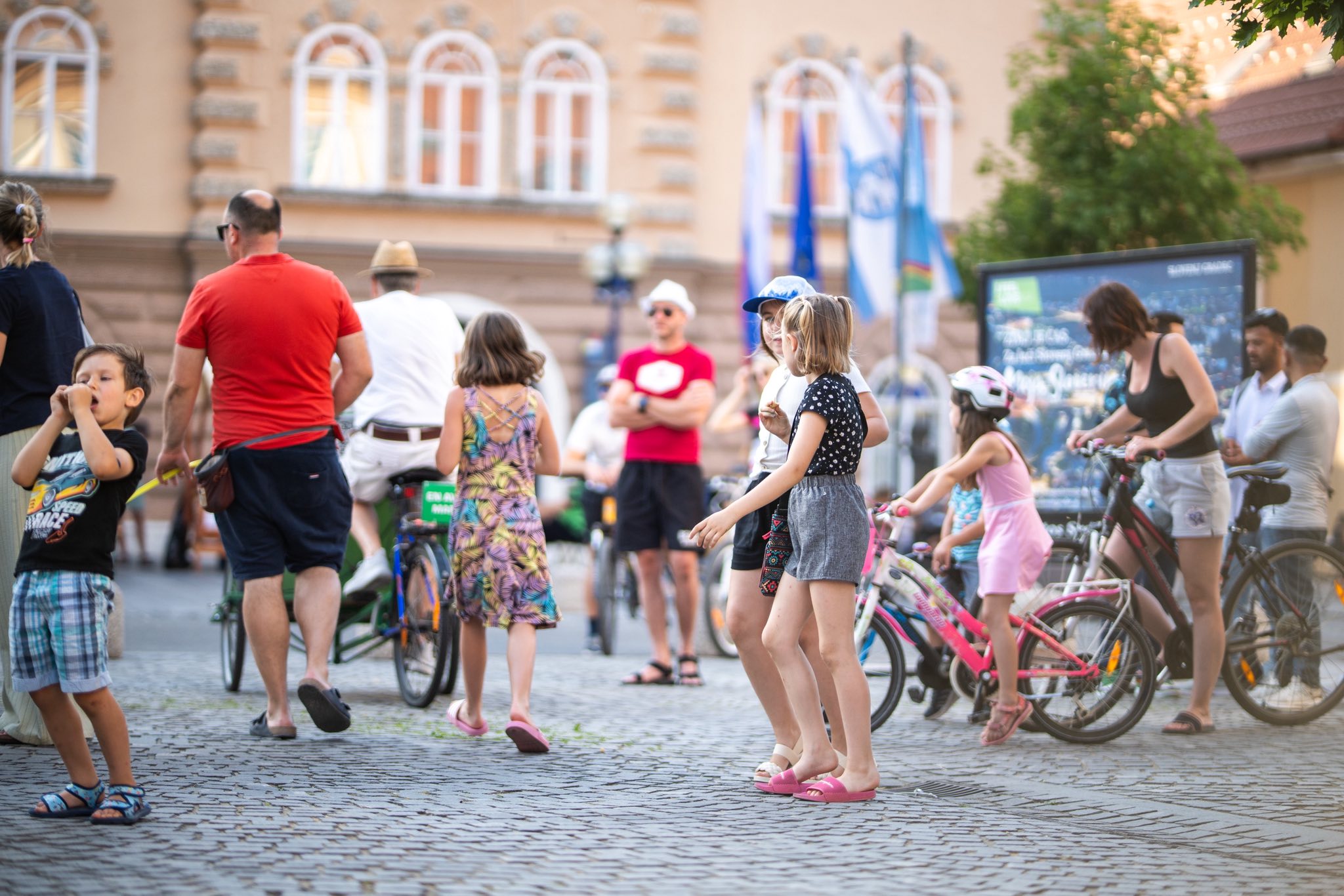 gremo v mesto naslovna