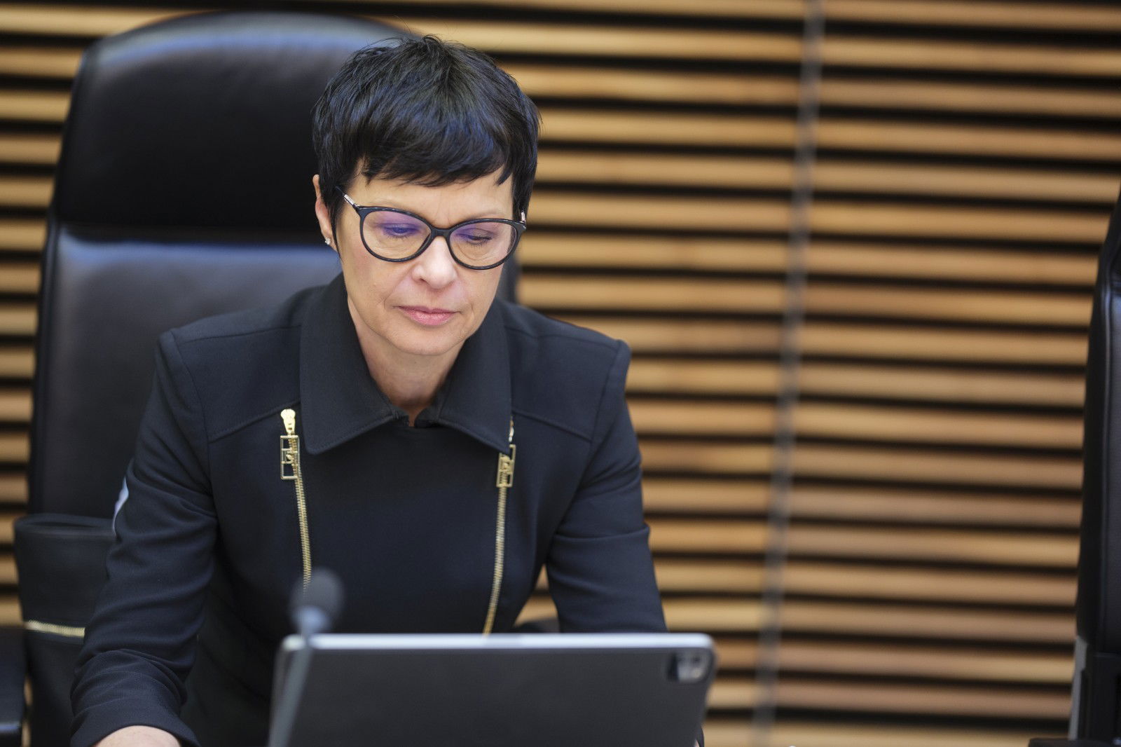 Zasedanje Evropske komisije.
Evropska komisarka za siritev Marta Kos.