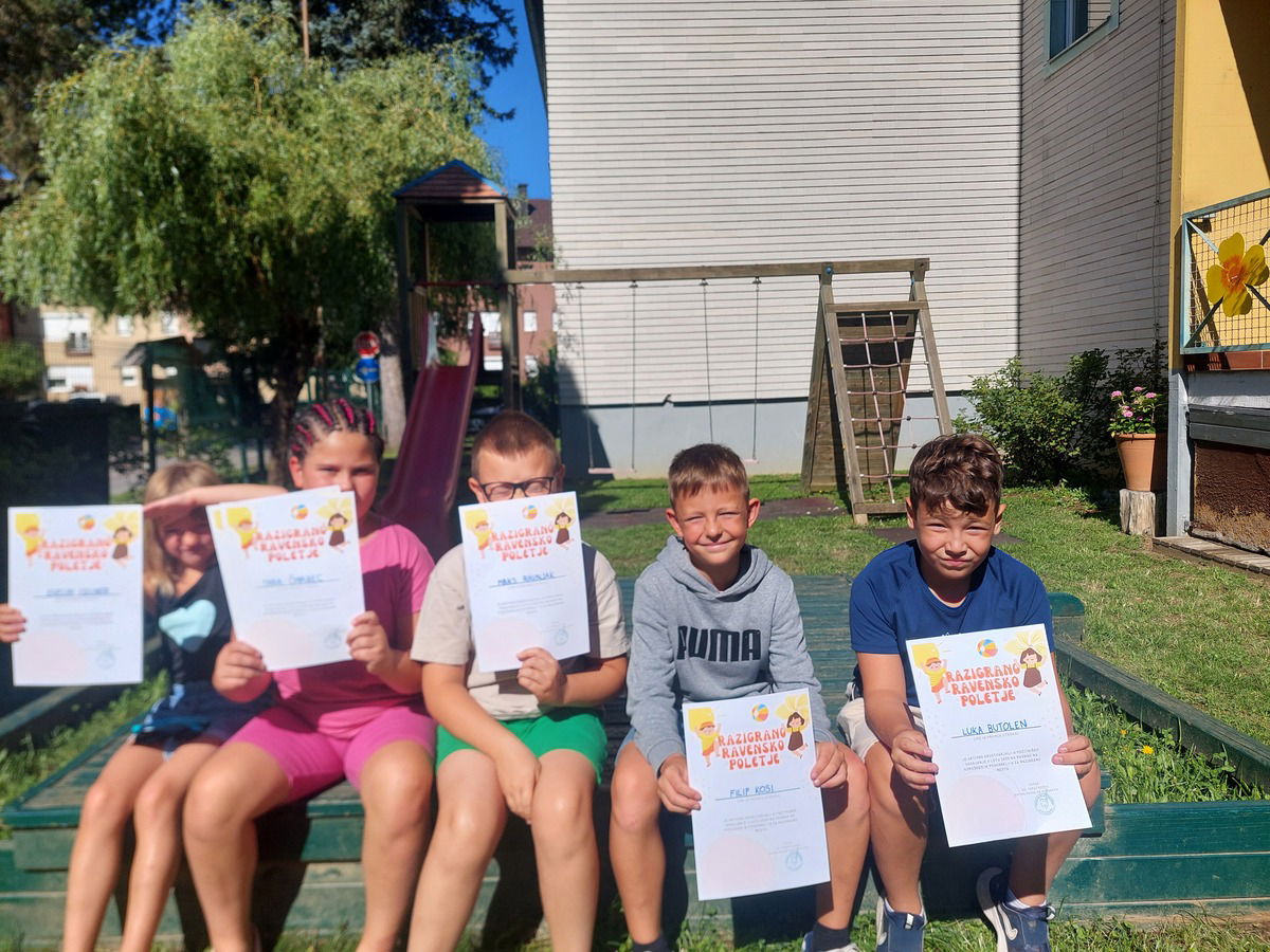 l_765194Trije tedni razigranega otroškega smeha zakljucek Ravensko razgibanega poletja 10