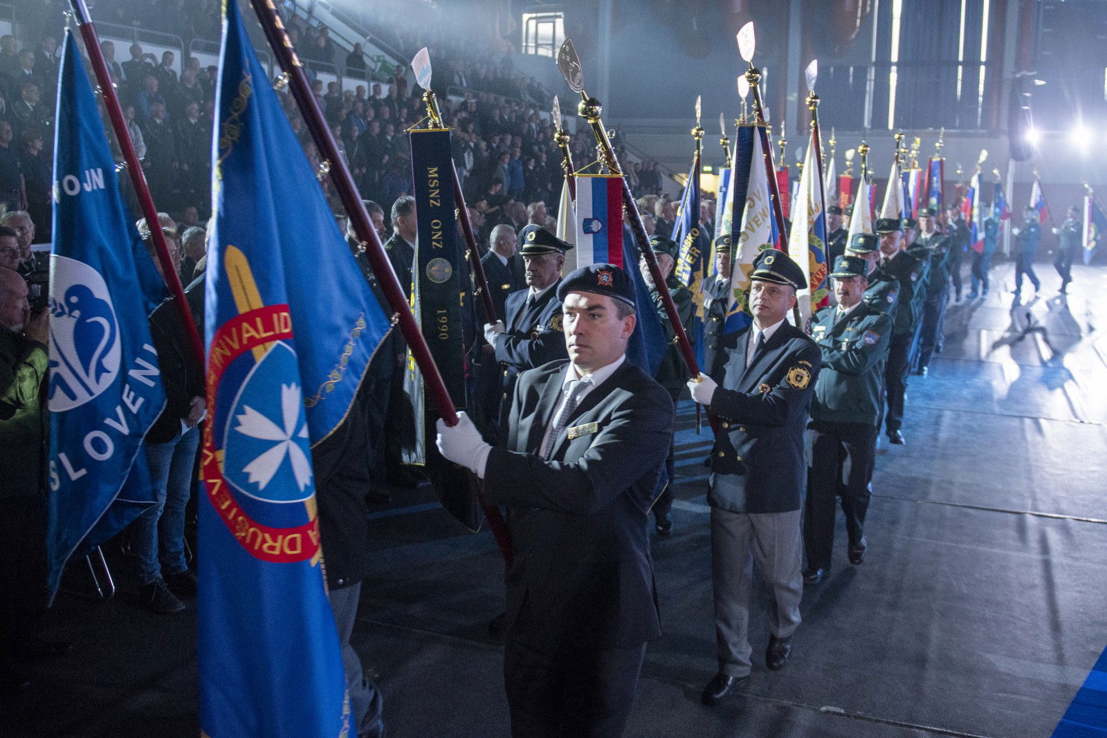 proslava Bor Slana/STA Osrednja slovesnost ob dnevu suverenosti in 27. obletnici odhoda zadnjega vojaka JLA iz Slovenije, ki sta jo organizirali Zveza veteranov vojne za Slovenijo in Zveza policijskih veteranskih drustev Sever.