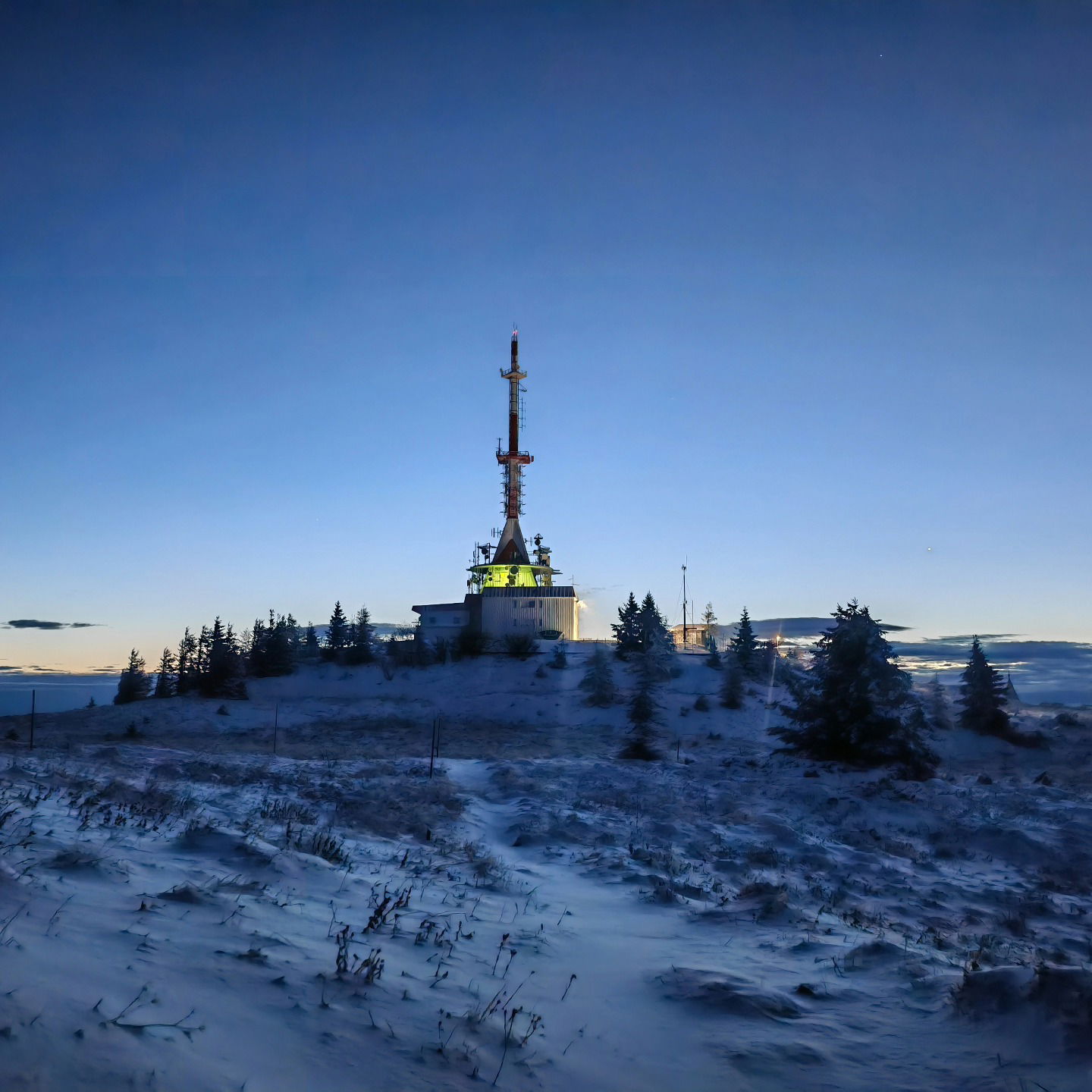 uršlja gora foto: dom na uršlji gori uršlja gora foto: dom na uršlji gori