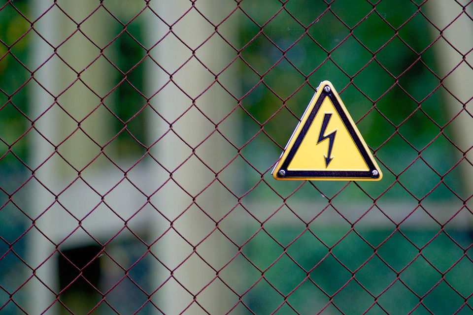 elektrika prekinjena dobava znak strela elektro Pixabay
