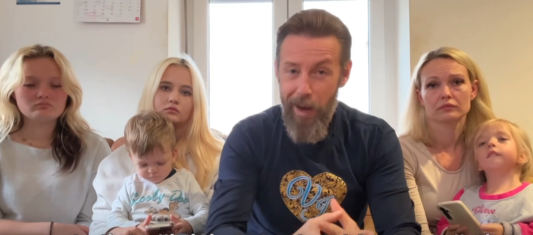 Screenshot 2025-11-14 at 07-06-01 (13) Facebook Screenshot 2025-11-14 at 07-06-01 (13) Facebook