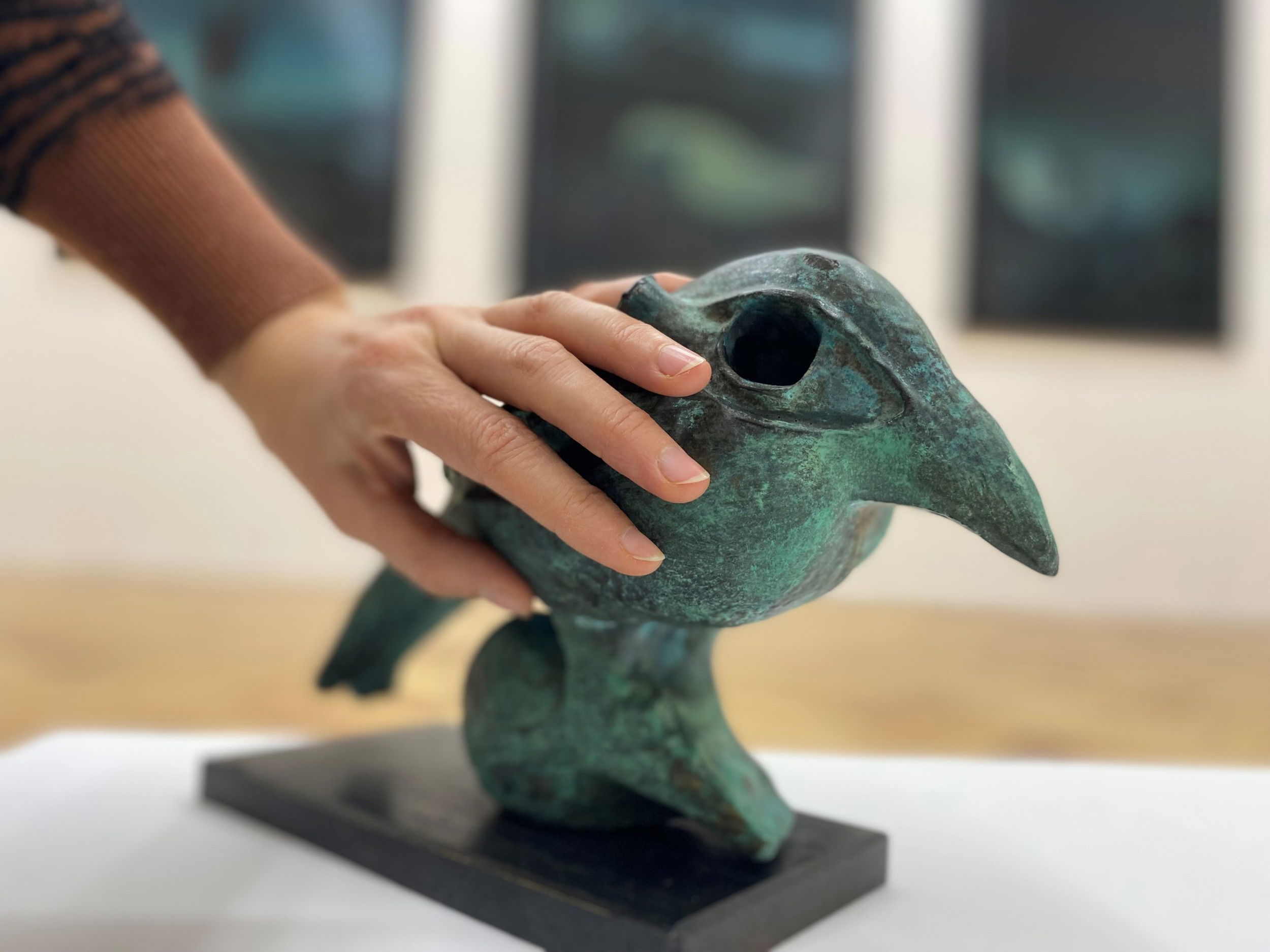 Tipna replika Vrana Mirsada Begića iz zbirke KGLU. Izdelali smo jo Goriški muzej in KGLU. Foto Irena Plešivčnik