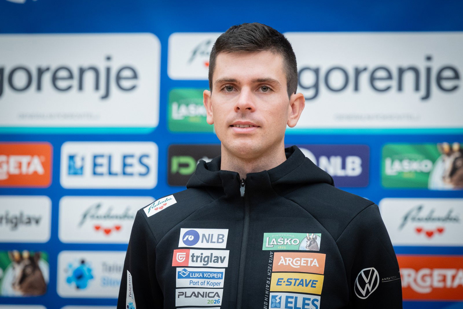 Gašper Brecl foto: Bor Slana/STA Novinarska konferenca Smucarske zveze Slovenije, na kateri bodo predstavili vse Junake zime, ter uradno lansirali skupno vstopnico SLOSKI, ki zdruzuje najvecje domace sportne praznike.
Nordijski kombinatorec Gasper Brecl.