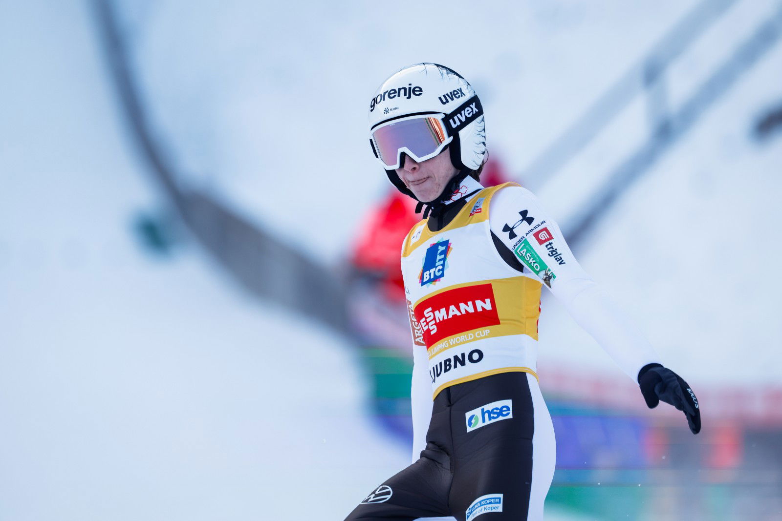 Druga tekma smucarskih skakalk za svetovni pokal.
Slovenska smucarska skakalka Nika Prevc.