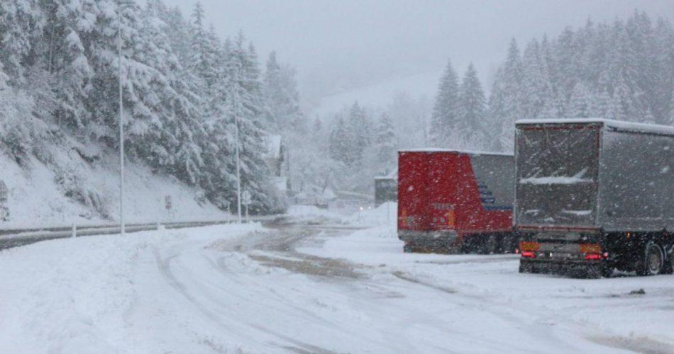 Sneg, cesta, mislinjski klanec