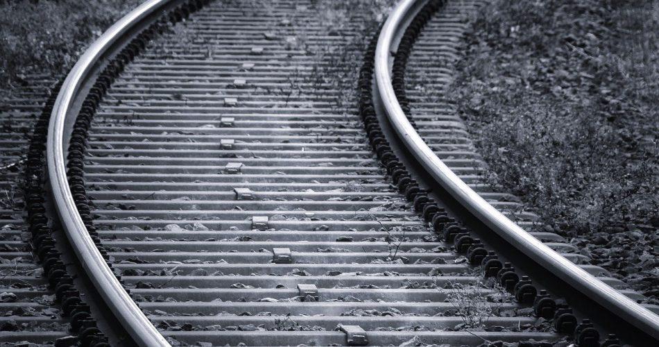 železniški tiri foto pixabay